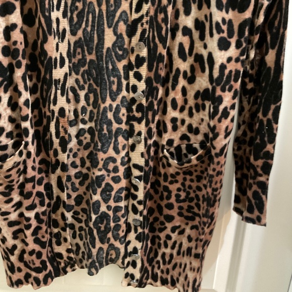 ⭐️Leopard print cardigan⭐️ - Picture 6 of 7